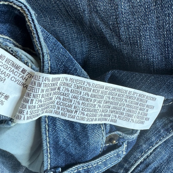 Forever 21 size 30 distressed straight skinny jean - Picture 2 of 7